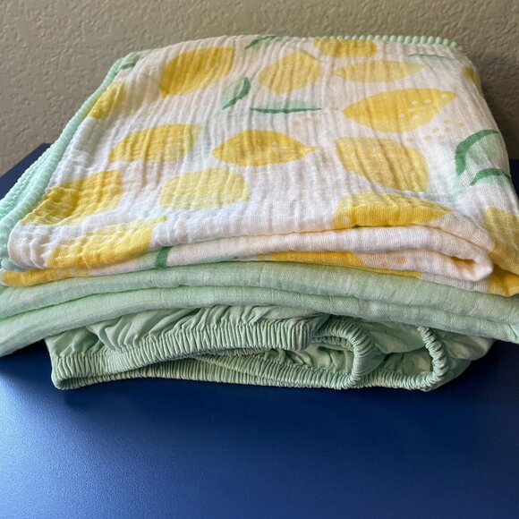 Cloud Island Crib Sheet Set - Lemons - Picture 1 of 9